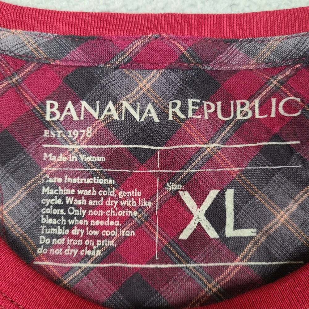 Banana Republic T-Shirt Mens XL Red Long Sleeve Crew Neck Cotton